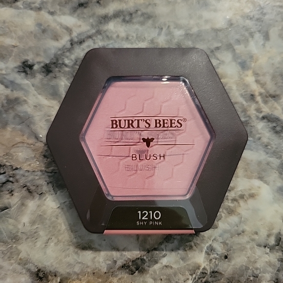 Burts Bee - Picture 1 of 2